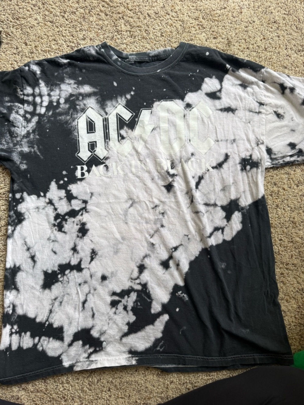 AC/DC Men’s medium Band Tee in Black & White